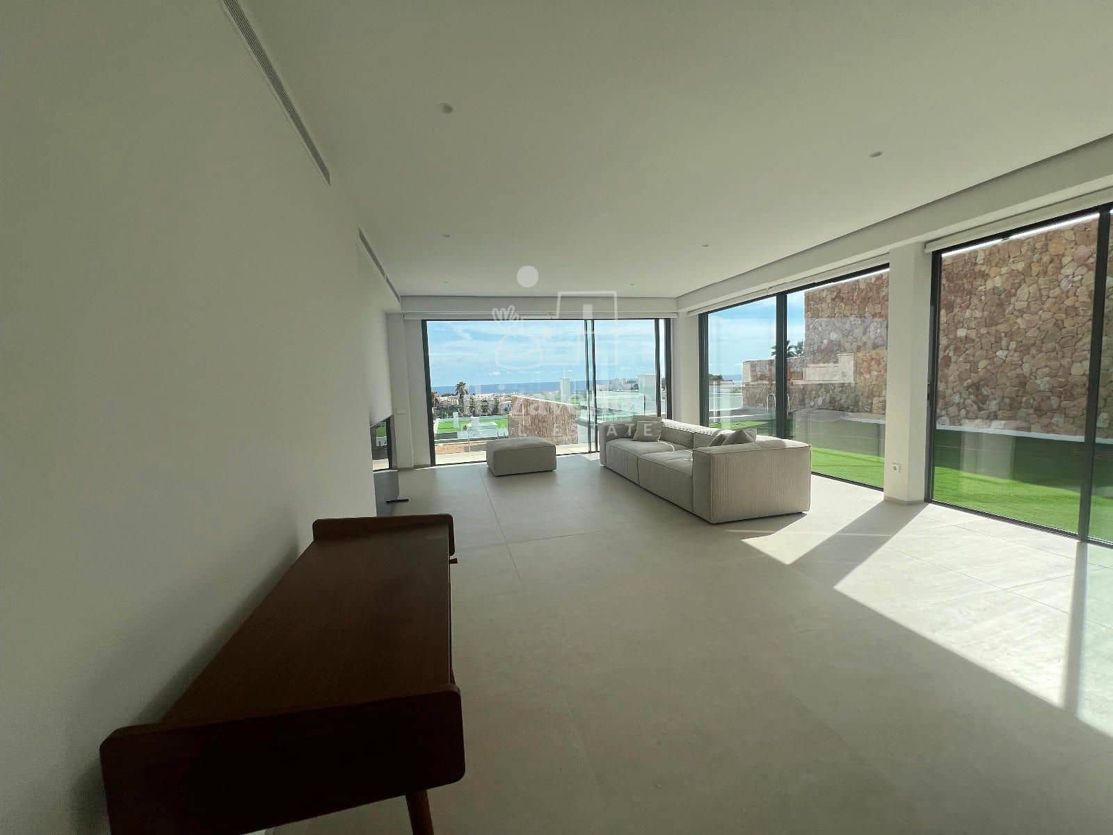 5 soveværelse Villa til leje i Santa Eulalia / Santa Eularia med swimmingpool garage - € 9.000 (Ref: 9035449)