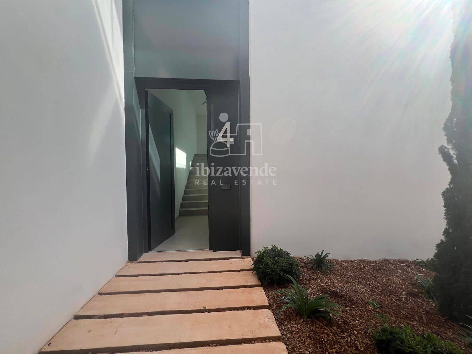5 soveværelse Villa til leje i Santa Eulalia / Santa Eularia med swimmingpool garage - € 9.000 (Ref: 9035449)