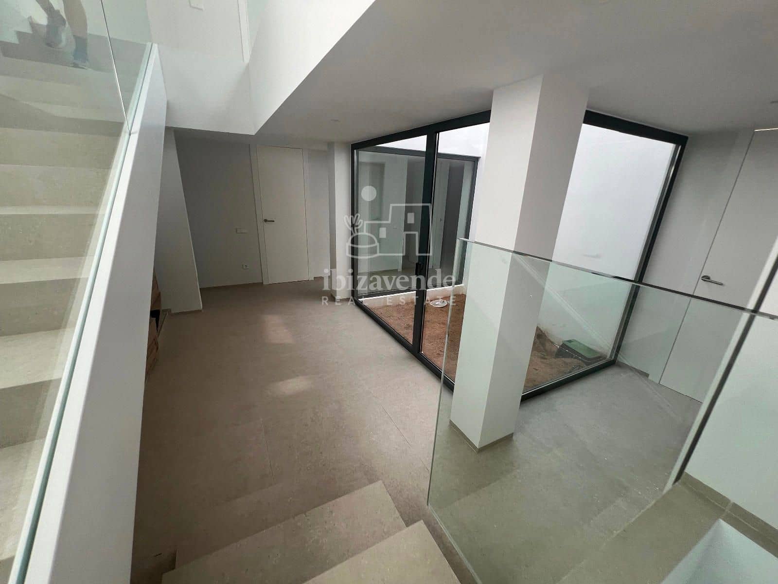 5 soveværelse Villa til leje i Santa Eulalia / Santa Eularia med swimmingpool garage - € 9.000 (Ref: 9035449)