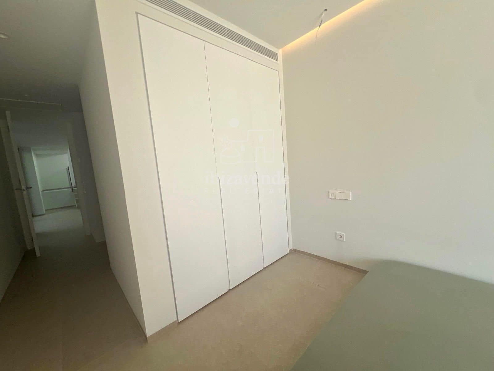 5 soveværelse Villa til leje i Santa Eulalia / Santa Eularia med swimmingpool garage - € 9.000 (Ref: 9035449)