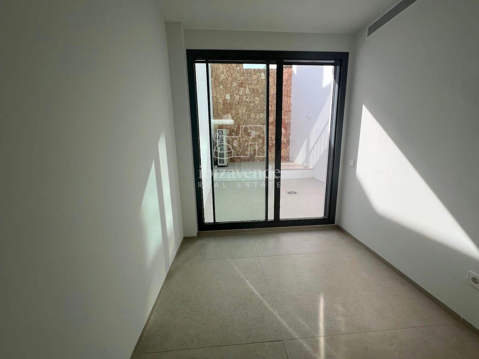 5 soveværelse Villa til leje i Santa Eulalia / Santa Eularia med swimmingpool garage - € 9.000 (Ref: 9035449)