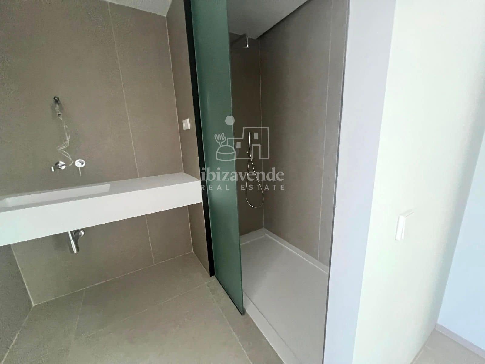 5 soveværelse Villa til leje i Santa Eulalia / Santa Eularia med swimmingpool garage - € 9.000 (Ref: 9035449)