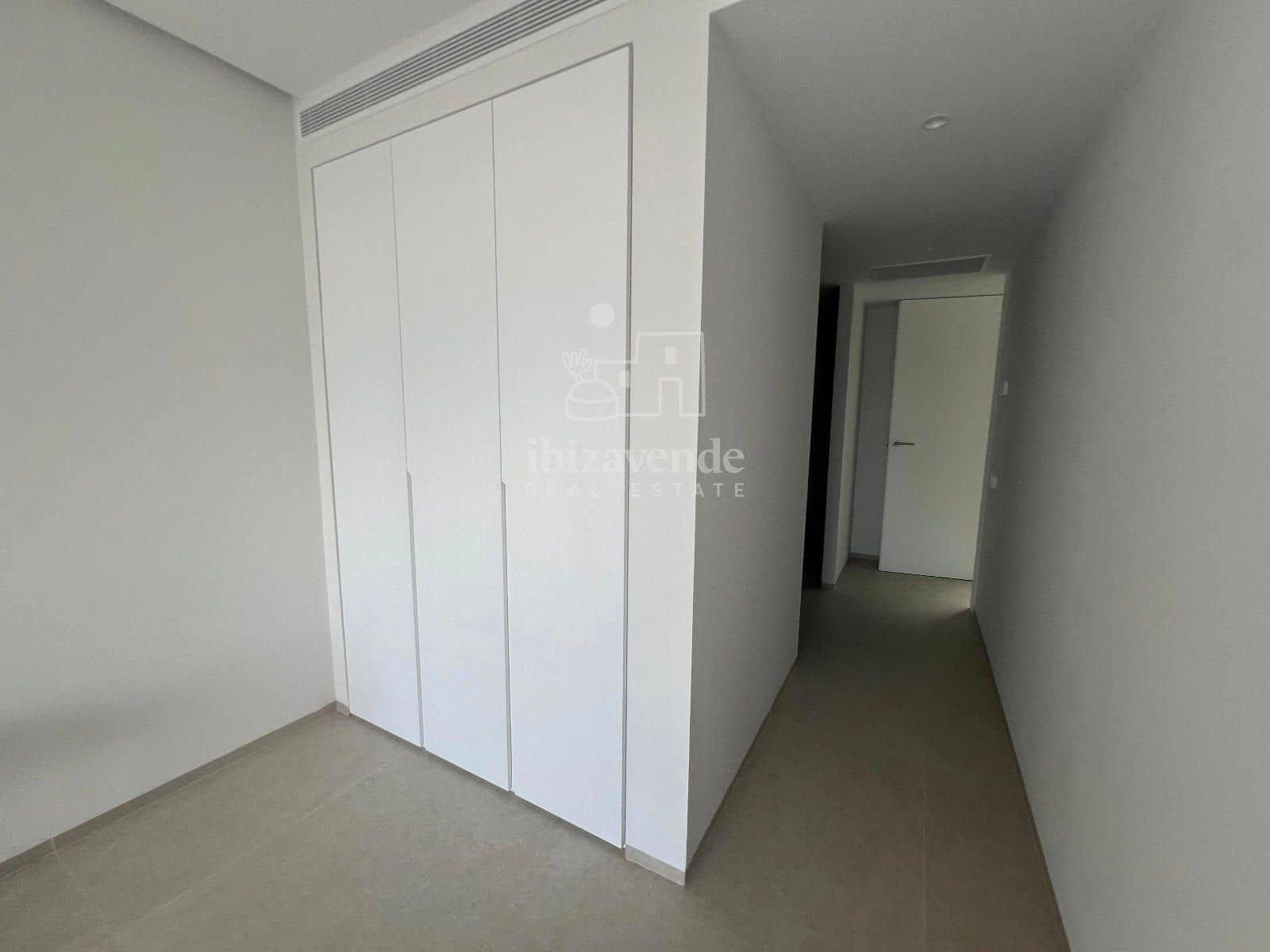 5 soveværelse Villa til leje i Santa Eulalia / Santa Eularia med swimmingpool garage - € 9.000 (Ref: 9035449)