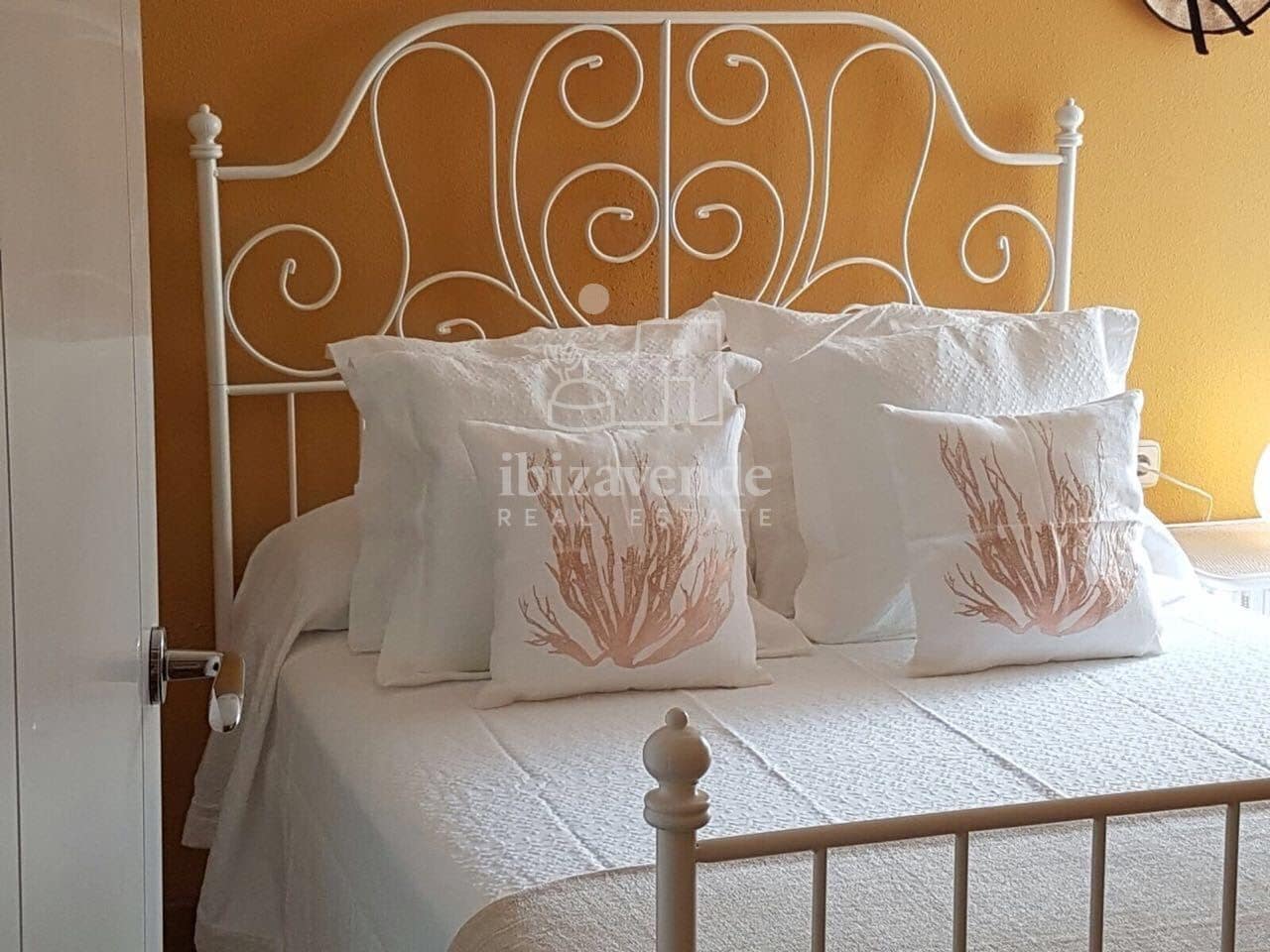 2 soverom Leilighet til salgs i Ibiza by med svømmebasseng - € 950 000 (Ref: 9041449)