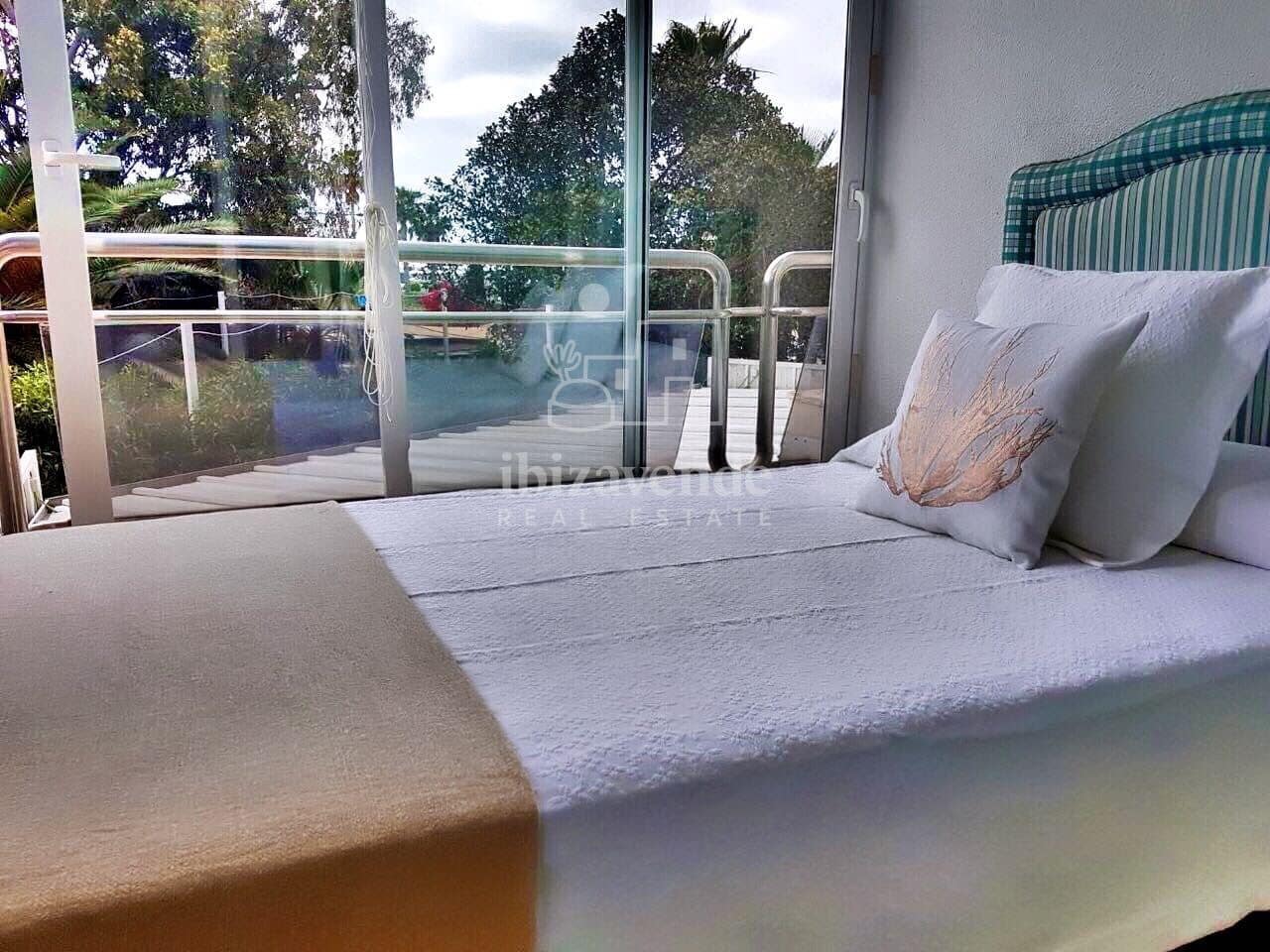 2 soverom Leilighet til salgs i Ibiza by med svømmebasseng - € 950 000 (Ref: 9041449)