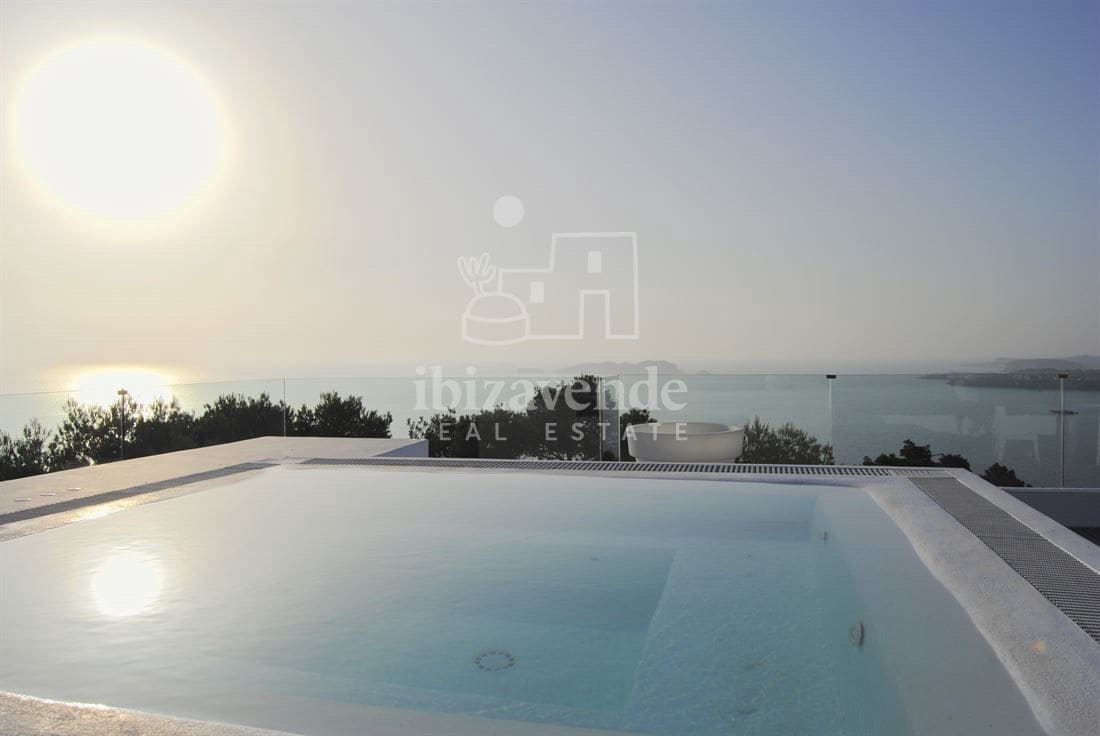 4 soveværelse Villa til salg i Cala Moli med swimmingpool garage - € 6.600.000 (Ref: 9041453)