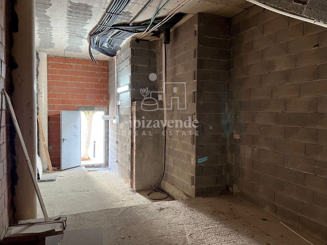 Kommersiell til salgs i Sant Antoni de Portmany - € 260 000 (Ref: 9041457)