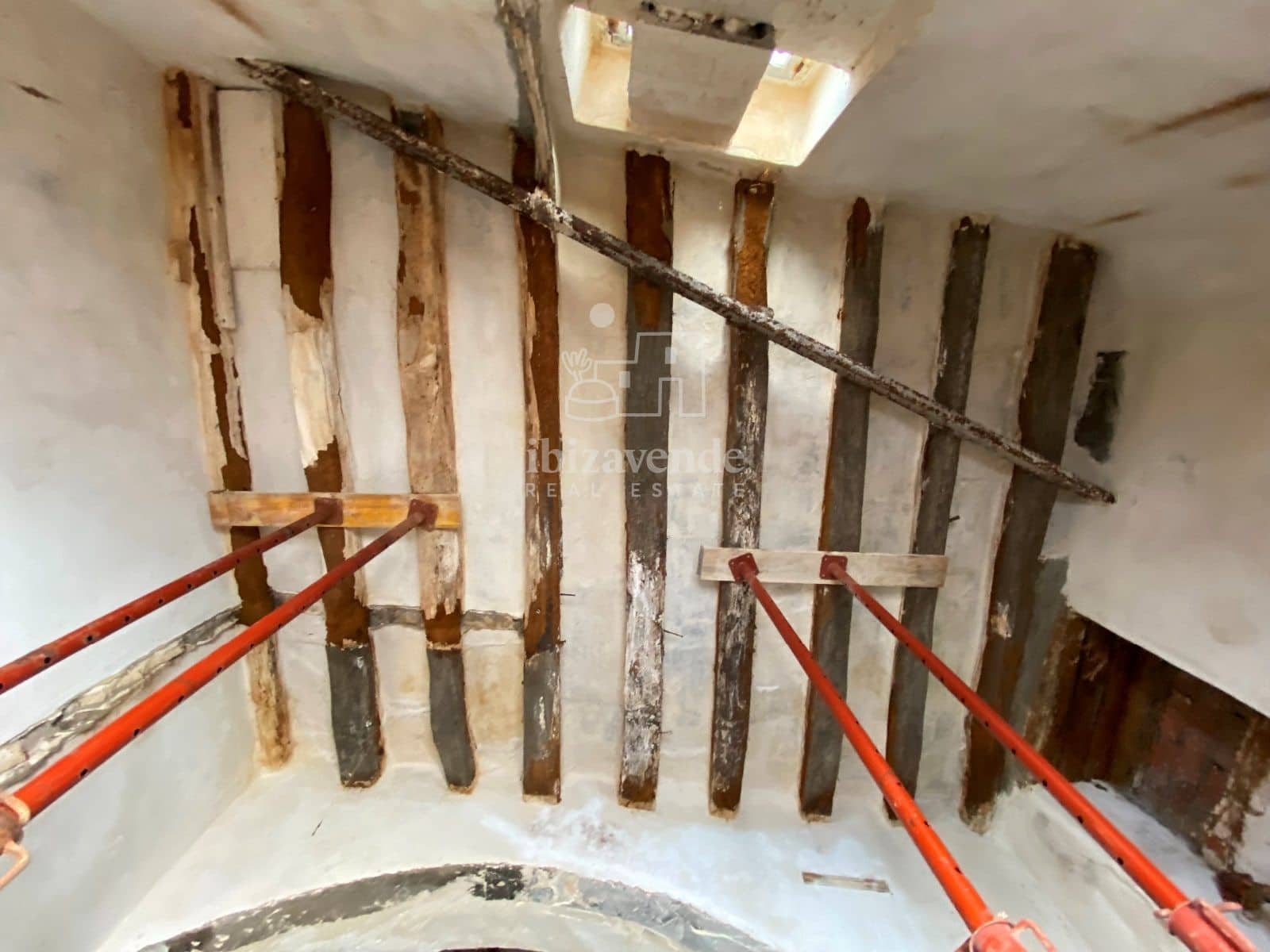 Commercieel te koop in Ibiza dorp - € 300.000 (Ref: 9041458)