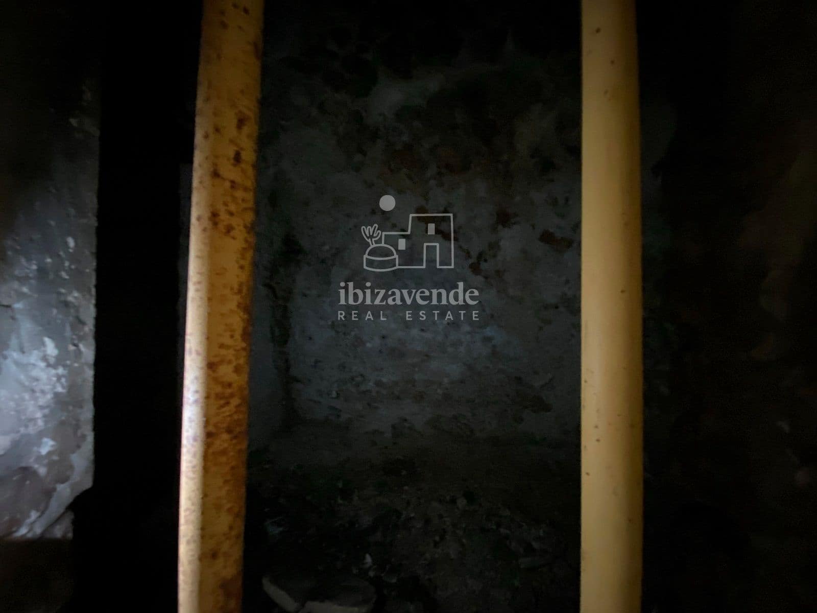 Commercieel te koop in Ibiza dorp - € 300.000 (Ref: 9041458)