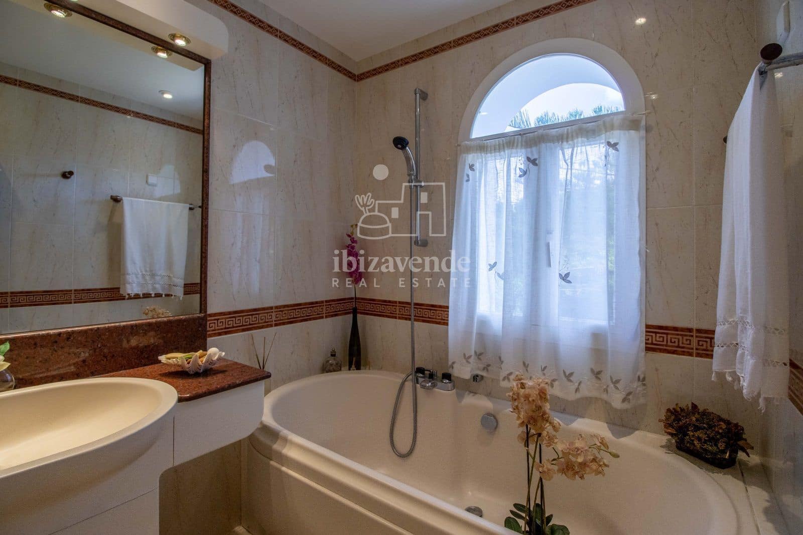 5 camera da letto Villa in vendita in Nuestra Senora de Jesus con piscina garage - 3.960.000 € (Rif: 9041461)