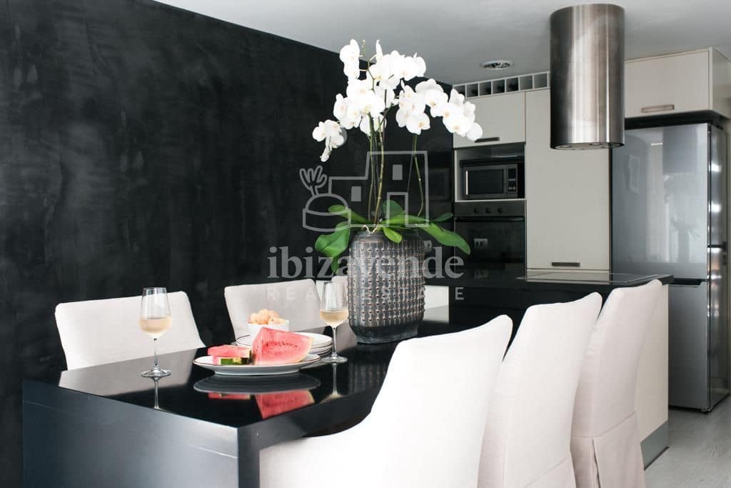 3 soverom Hus til salgs i Sant Agusti des Vedra med svømmebasseng - € 1 350 000 (Ref: 9041475)