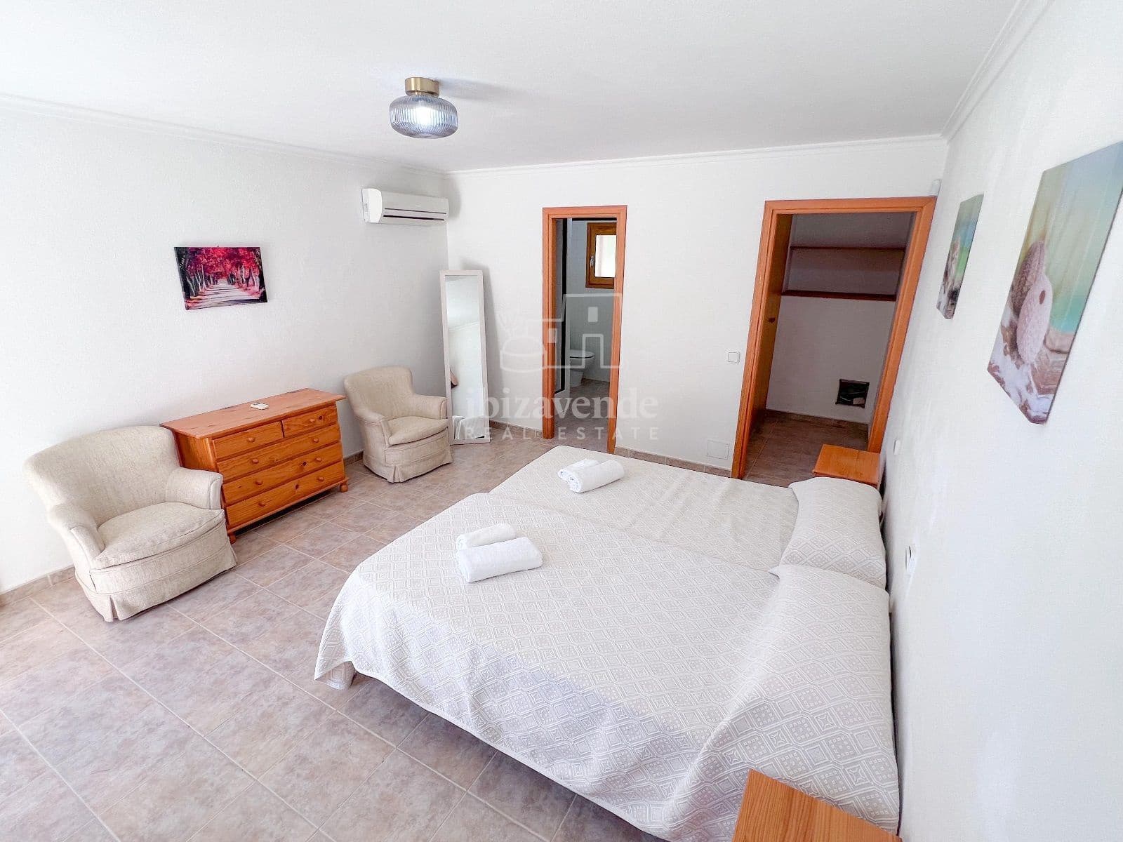 3 slaapkamer Villa te koop in Cala Jondal met zwembad - € 4.000.000 (Ref: 9041481)