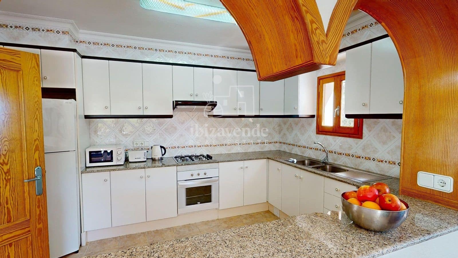 3 slaapkamer Villa te koop in Cala Jondal met zwembad - € 4.000.000 (Ref: 9041481)