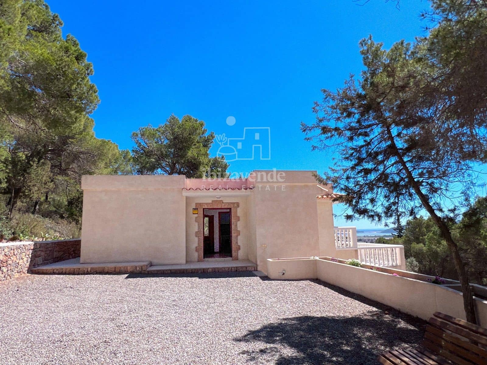 3 slaapkamer Villa te koop in Cala Jondal met zwembad - € 4.000.000 (Ref: 9041481)