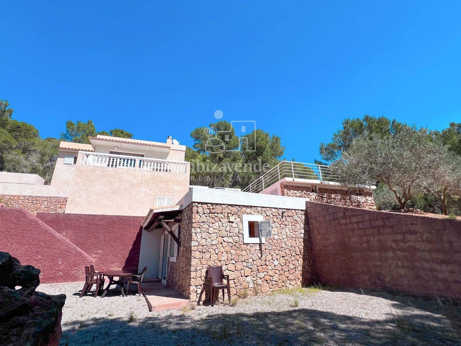 3 slaapkamer Villa te koop in Cala Jondal met zwembad - € 4.000.000 (Ref: 9041481)