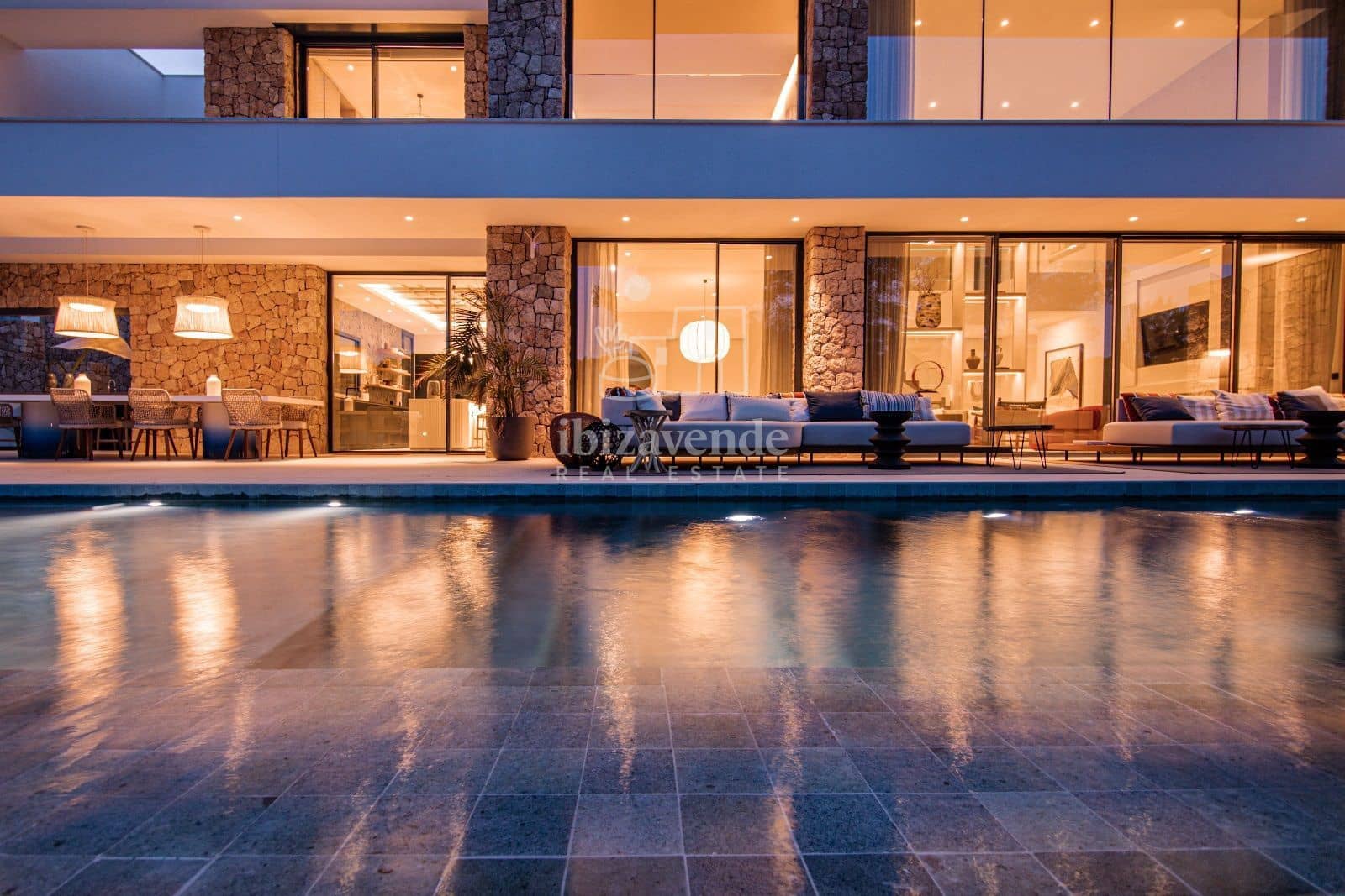 4 soverom Villa til salgs i Roca Llisa med svømmebasseng garasje - € 4 600 000 (Ref: 9041493)