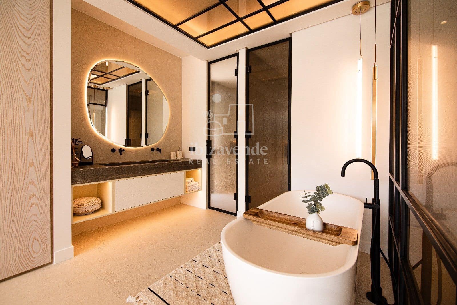 4 soverom Villa til salgs i Roca Llisa med svømmebasseng garasje - € 4 600 000 (Ref: 9041493)