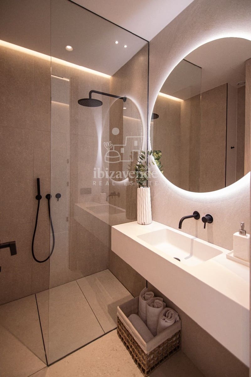 4 soveværelse Villa til salg i Roca Llisa med swimmingpool garage - € 4.300.000 (Ref: 9041494)