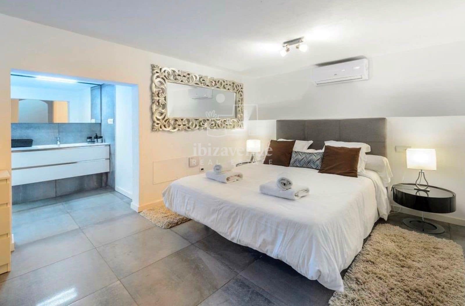 6 slaapkamer Villa te koop in Sant Jordi de Ses Salines met garage - € 3.600.000 (Ref: 9041495)