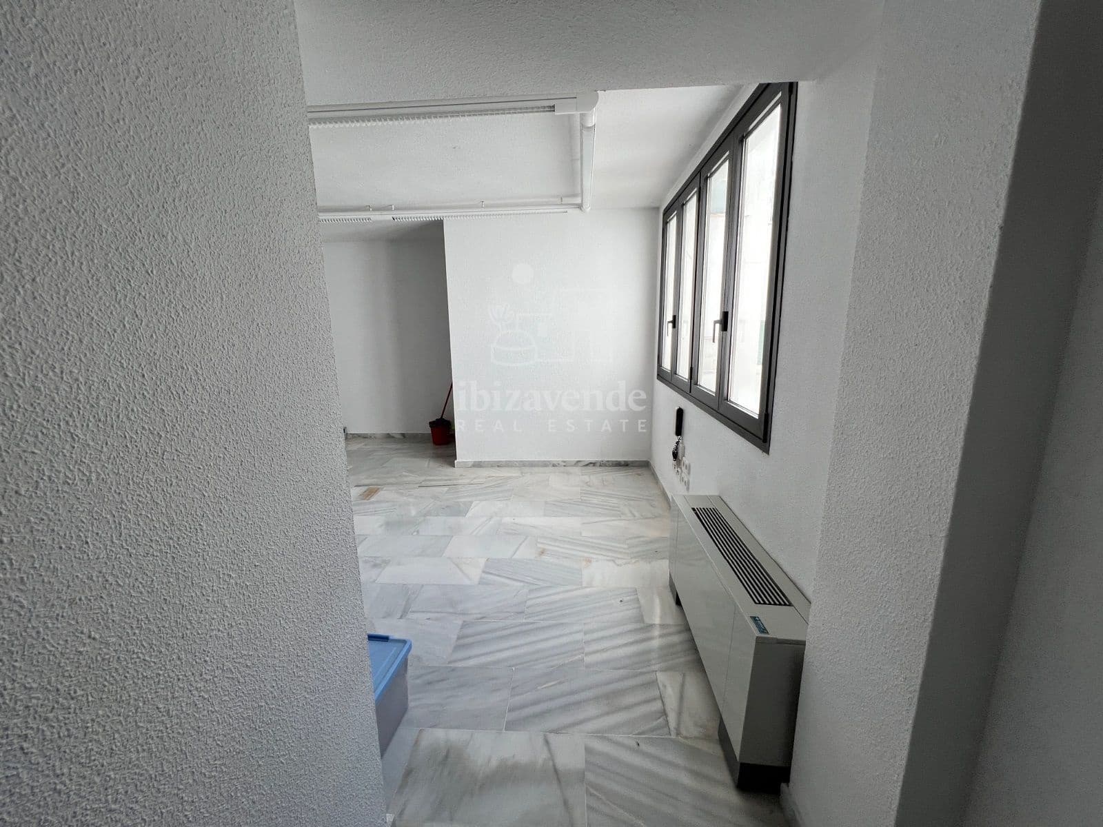 Toimisto vuokrattavana paikassa Ibiza kaupunki - 930 € (Ref: 9041498)