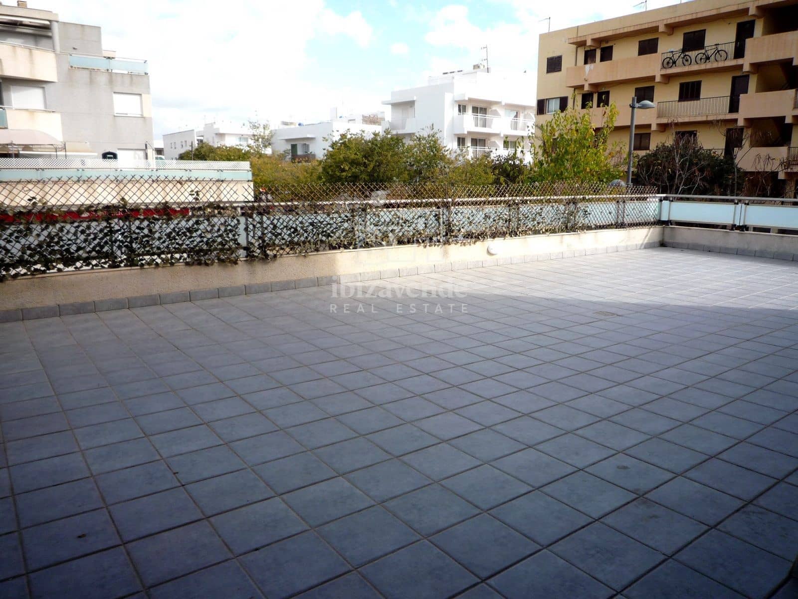 3 sovrum Lägenhet att hyra i Ibiza stad med pool garage - 2 000 € (Ref: 9041516)