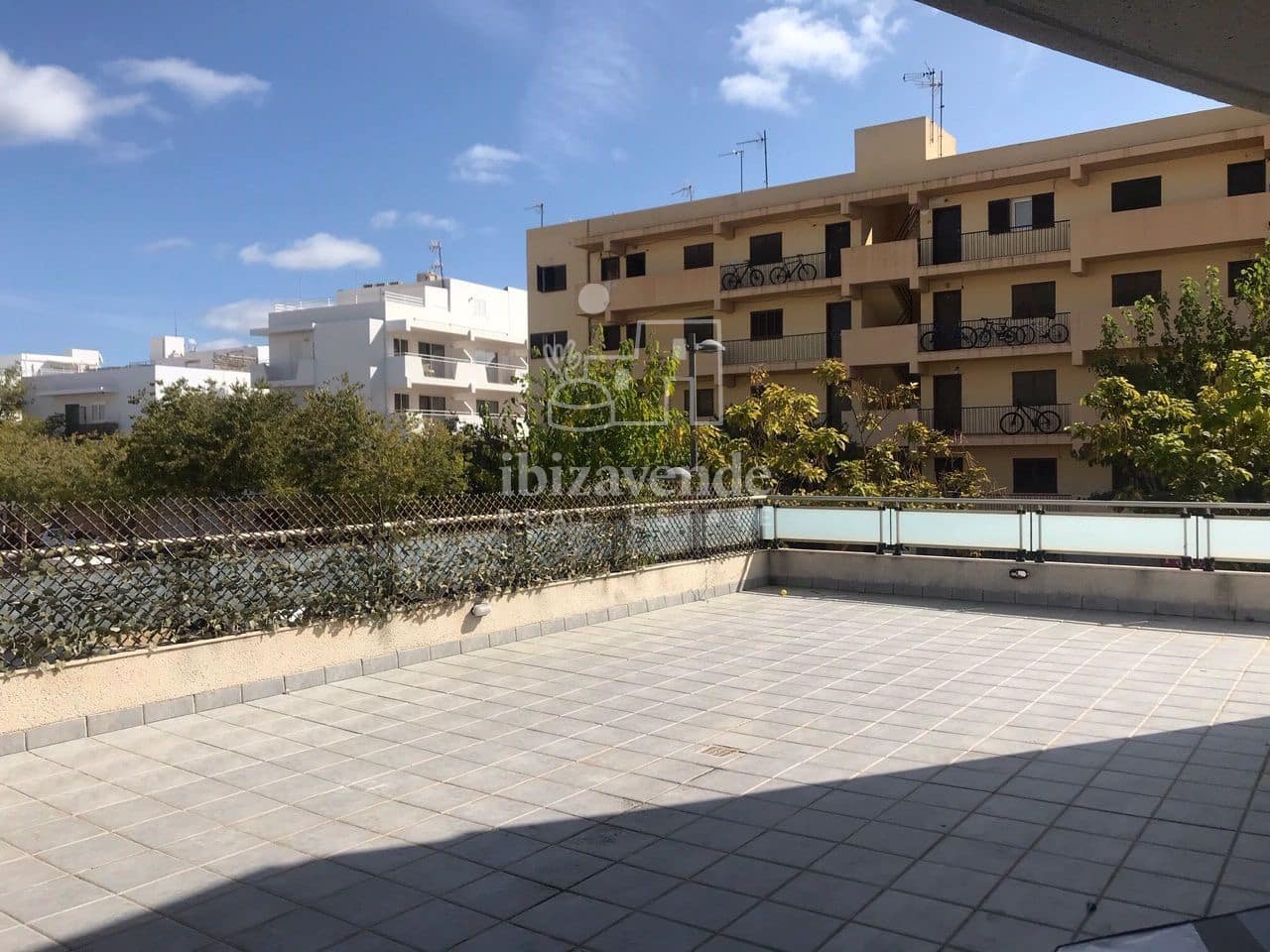 3 sovrum Lägenhet att hyra i Ibiza stad med pool garage - 2 000 € (Ref: 9041516)