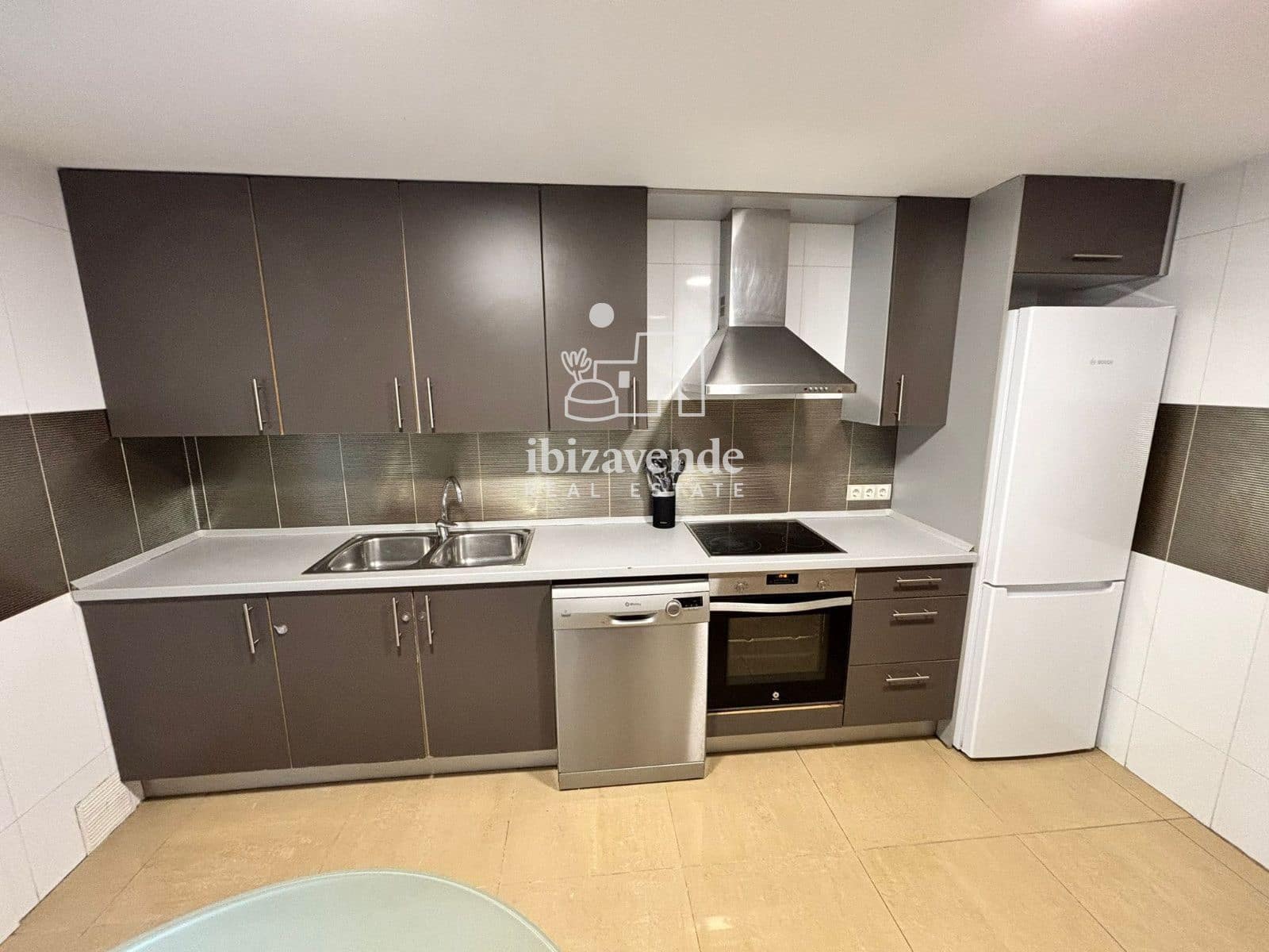 3 sovrum Lägenhet att hyra i Ibiza stad med pool garage - 2 000 € (Ref: 9041516)