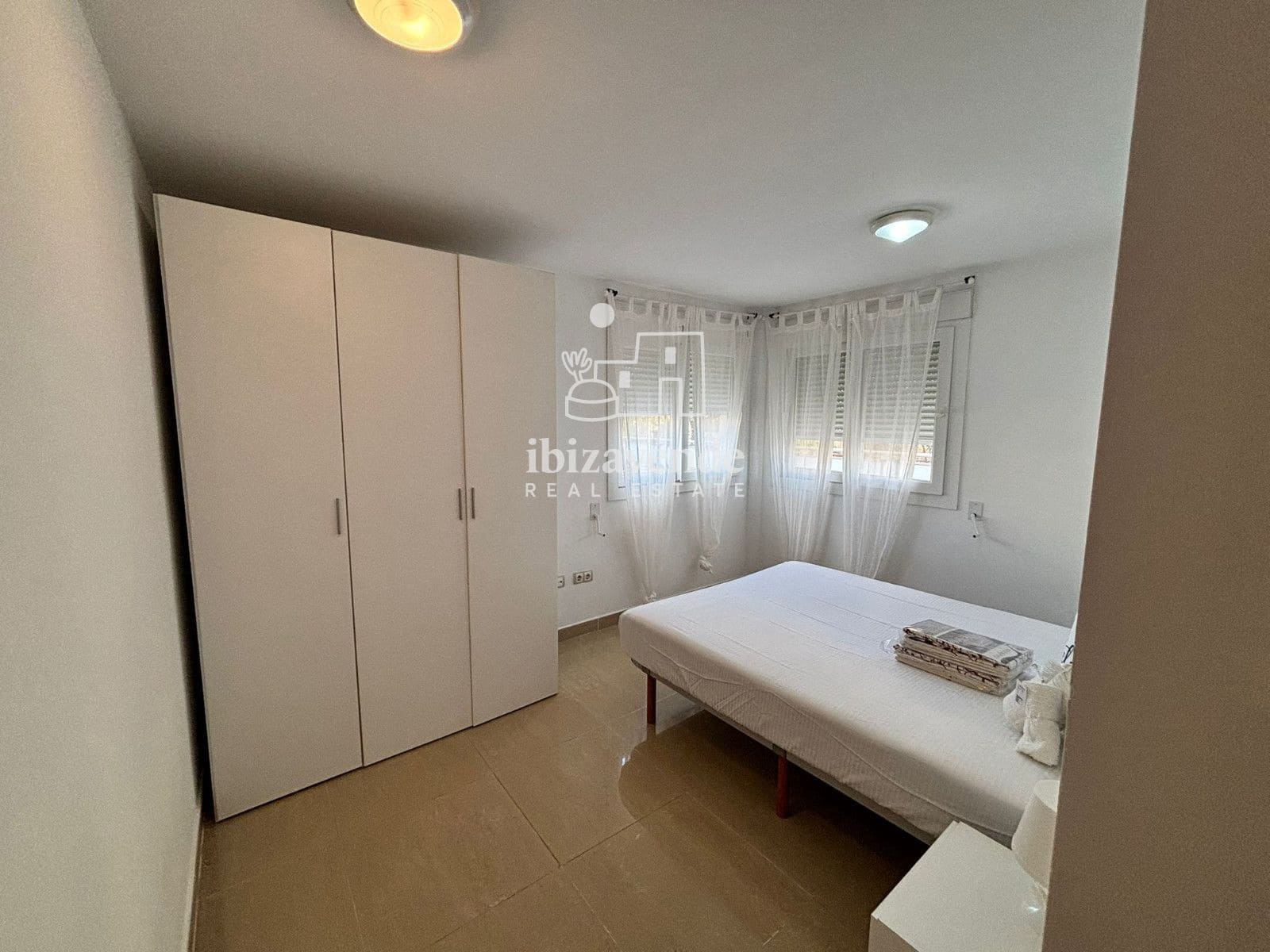 3 sovrum Lägenhet att hyra i Ibiza stad med pool garage - 2 000 € (Ref: 9041516)