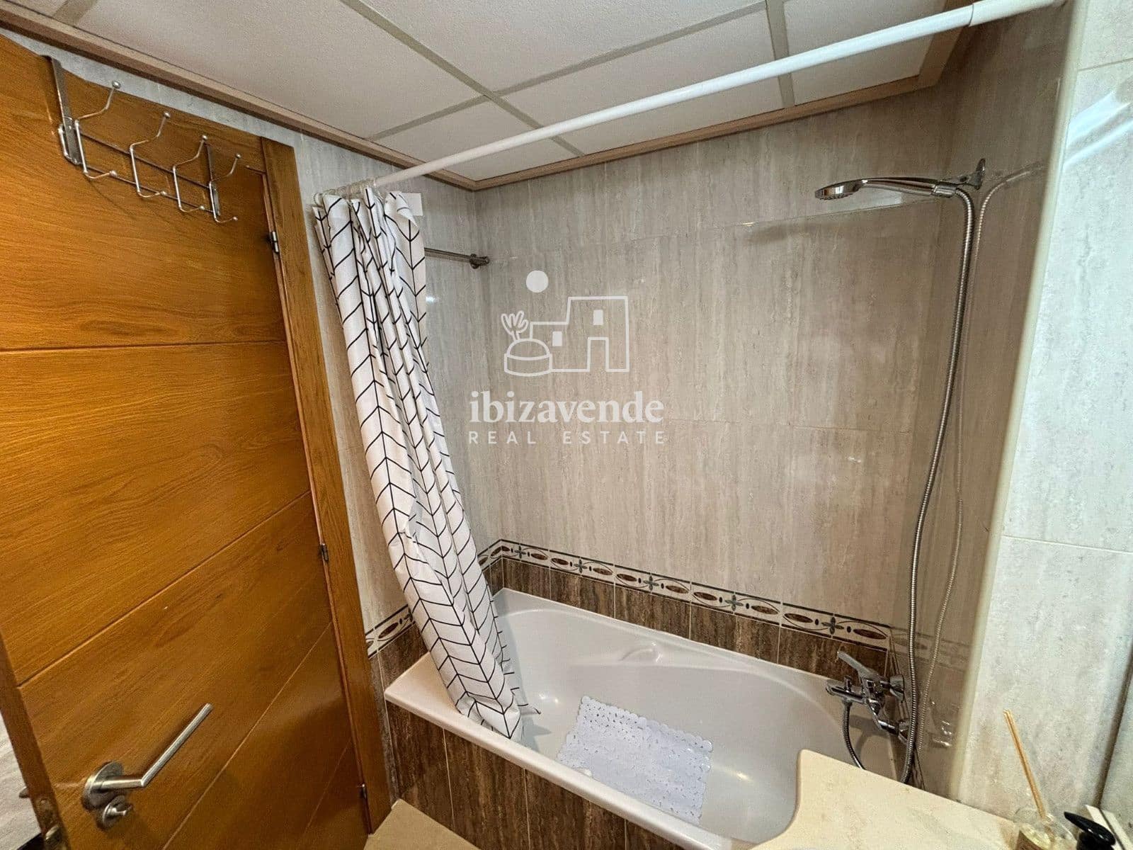 3 sovrum Lägenhet att hyra i Ibiza stad med pool garage - 2 000 € (Ref: 9041516)