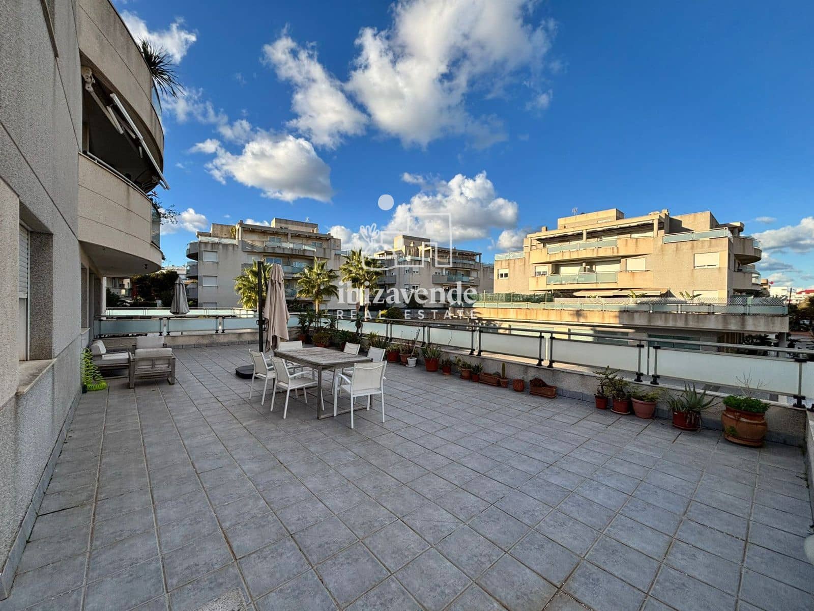 3 sovrum Lägenhet att hyra i Ibiza stad med pool garage - 2 000 € (Ref: 9041516)