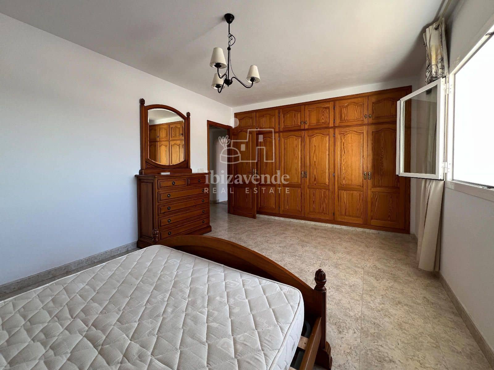 3 soveværelse Villa til leje i Santa Eulalia / Santa Eularia med garage - € 2.700 (Ref: 9041519)