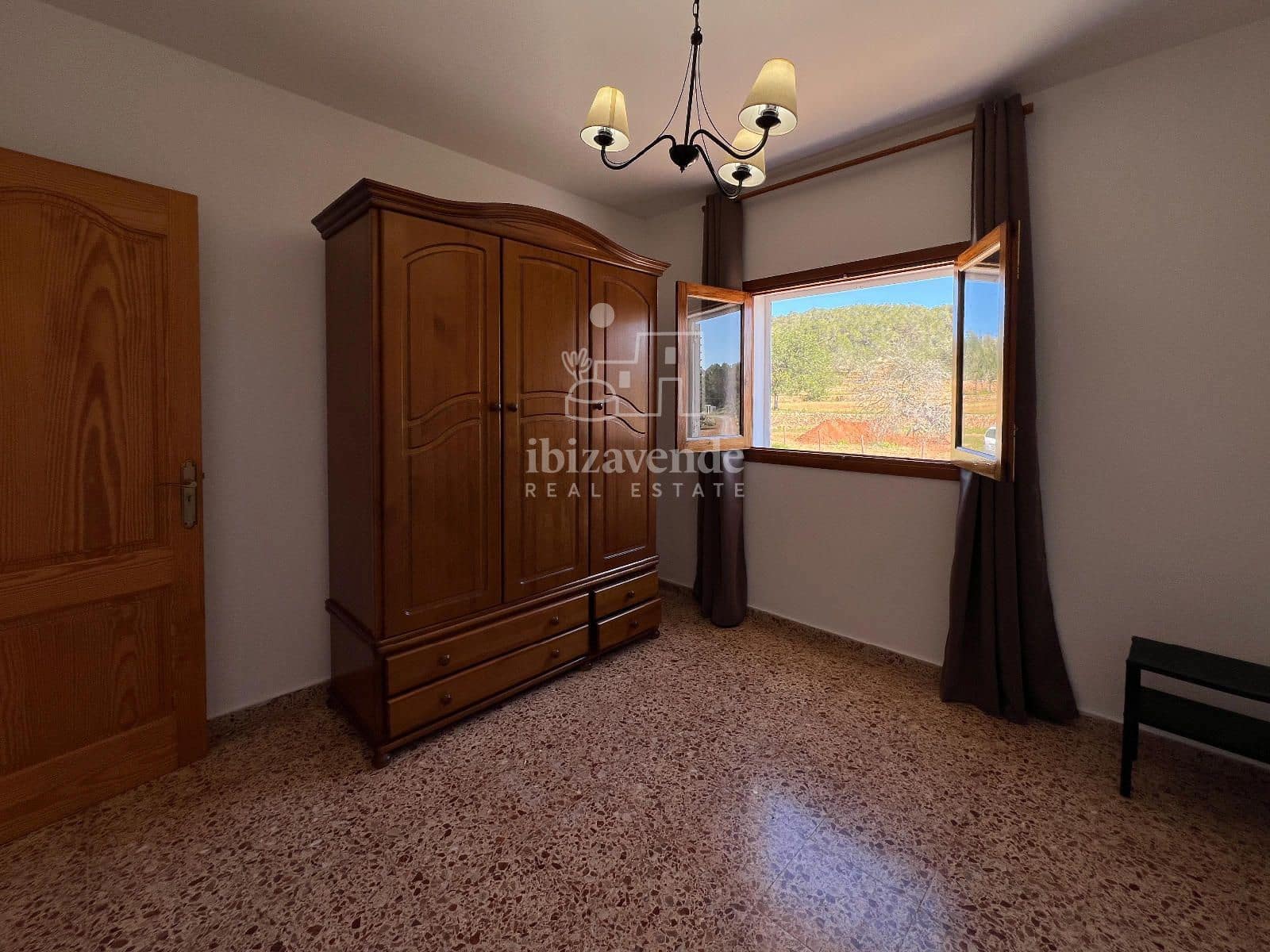 3 soveværelse Villa til leje i Santa Eulalia / Santa Eularia med garage - € 2.700 (Ref: 9041519)