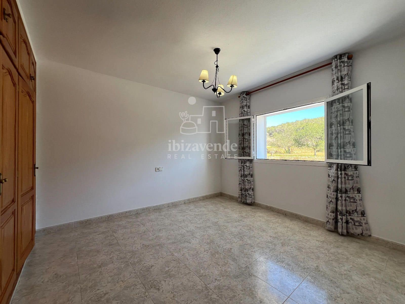 3 soveværelse Villa til leje i Santa Eulalia / Santa Eularia med garage - € 2.700 (Ref: 9041519)