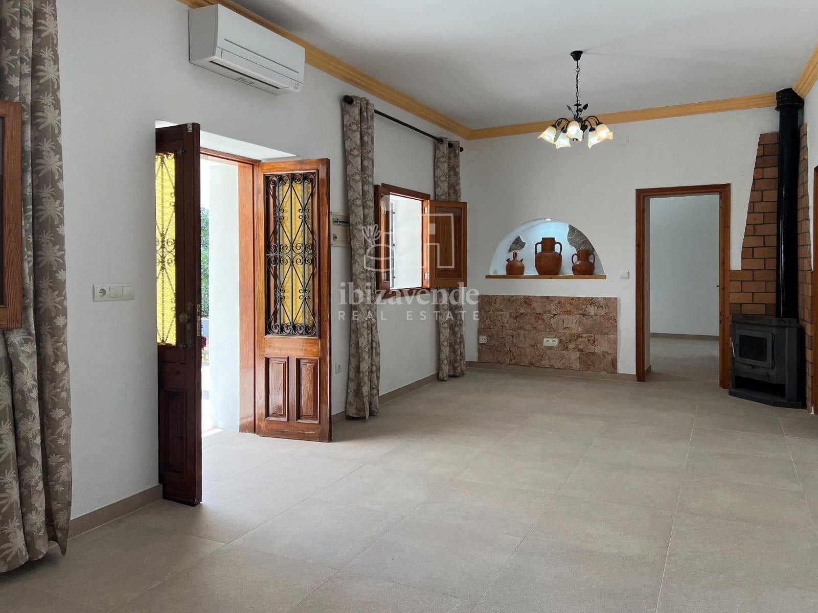 3 soveværelse Villa til leje i Santa Eulalia / Santa Eularia med garage - € 2.700 (Ref: 9041519)