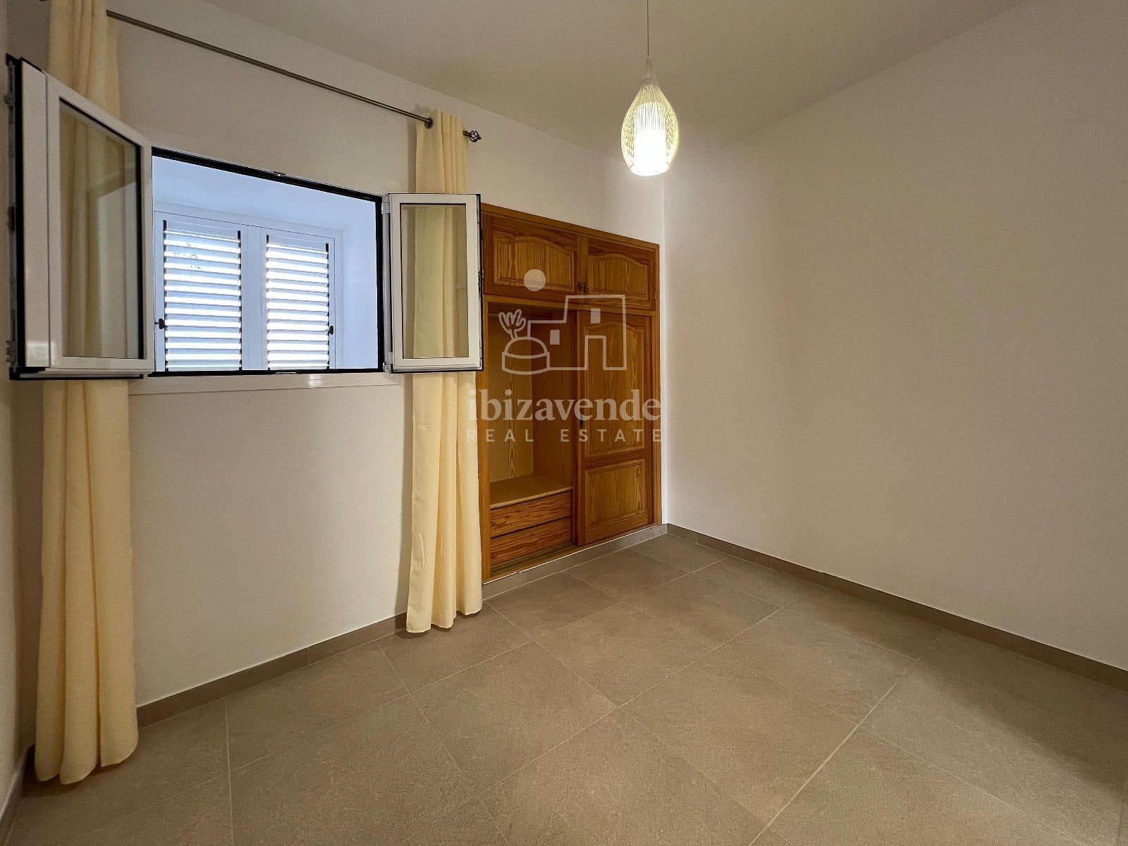 3 soveværelse Villa til leje i Santa Eulalia / Santa Eularia med garage - € 2.700 (Ref: 9041519)