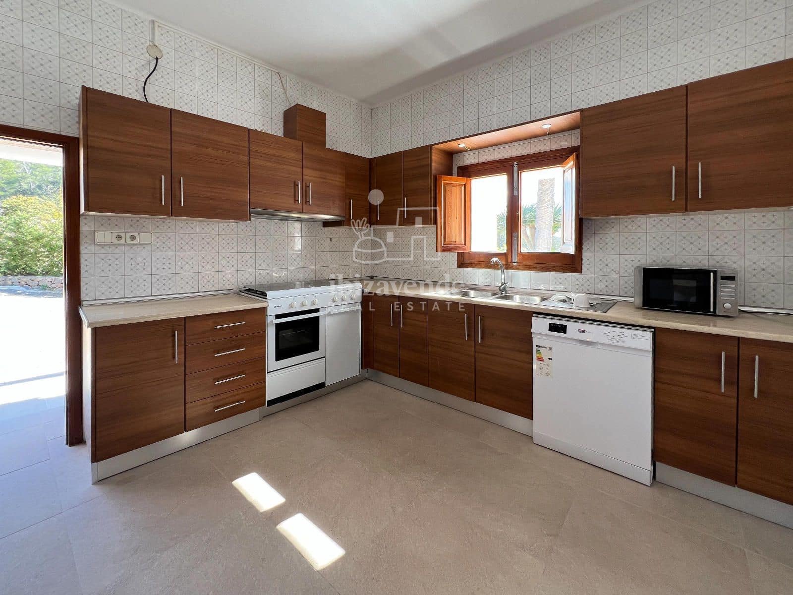 3 soveværelse Villa til leje i Santa Eulalia / Santa Eularia med garage - € 2.700 (Ref: 9041519)