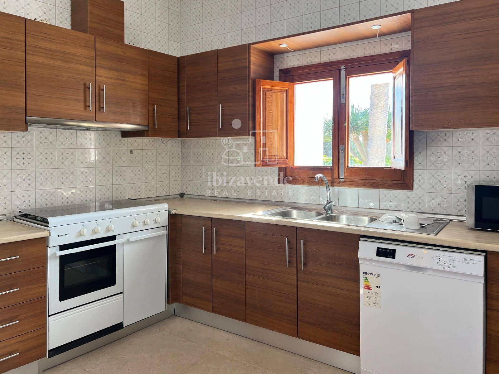 3 soveværelse Villa til leje i Santa Eulalia / Santa Eularia med garage - € 2.700 (Ref: 9041519)