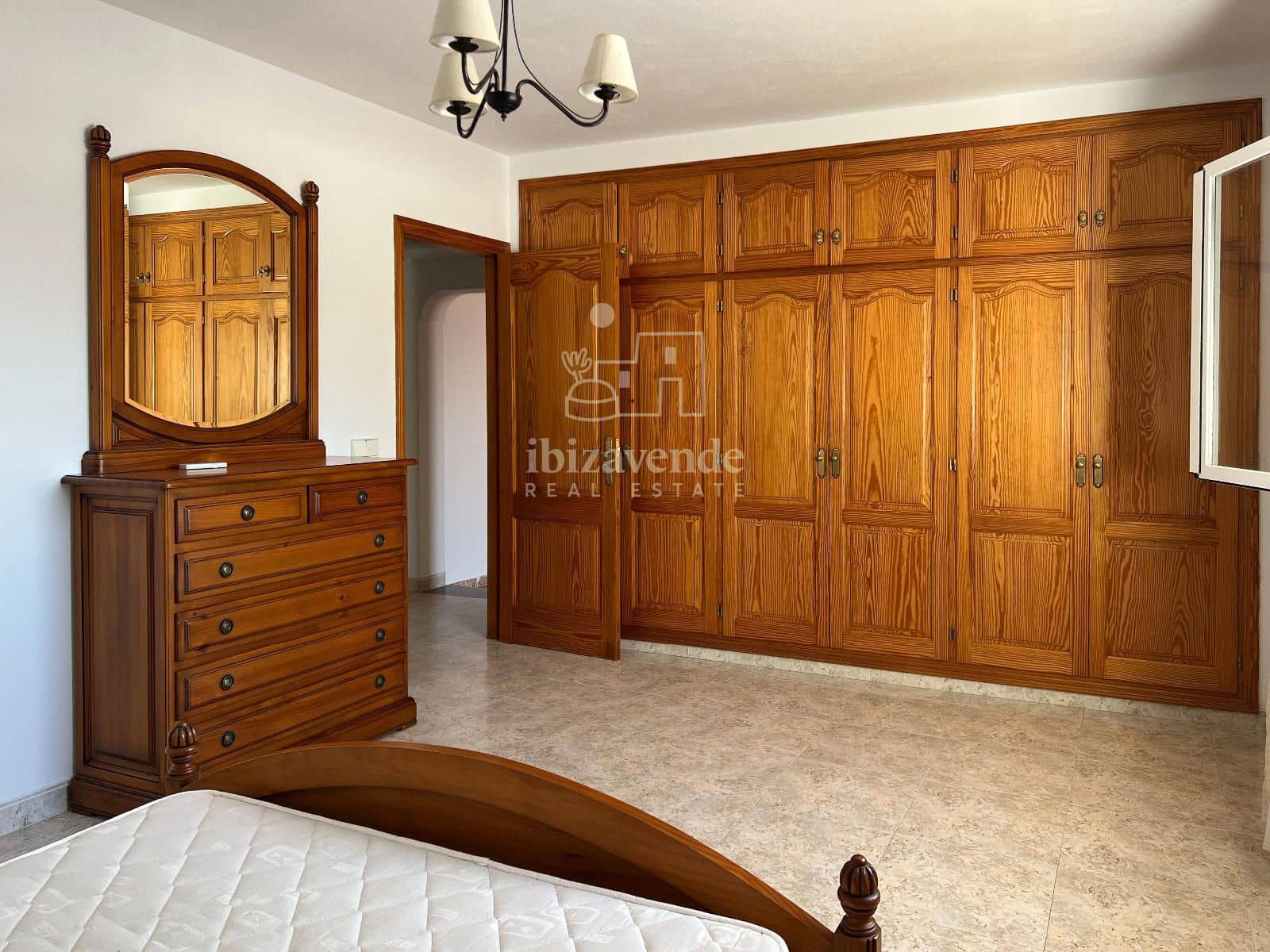 3 soveværelse Villa til leje i Santa Eulalia / Santa Eularia med garage - € 2.700 (Ref: 9041519)