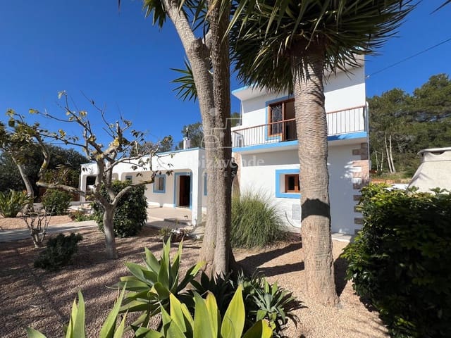 3 bedroom Villa for rent in Sant Carles de Peralta, Santa Eulalia / Santa Eularia with garage - € 2,700 (Ref: 9041519)