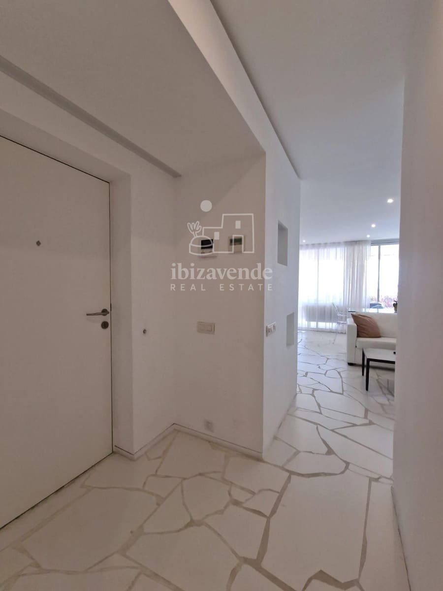 2 soverom Leilighet til salgs i Ibiza by med svømmebasseng garasje - € 1 250 000 (Ref: 9041524)