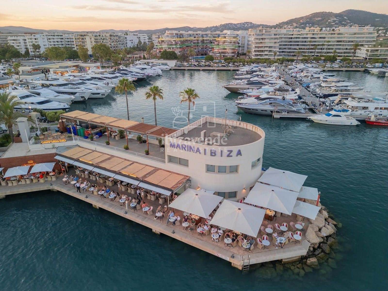 2 soverom Leilighet til salgs i Ibiza by med svømmebasseng garasje - € 1 250 000 (Ref: 9041524)