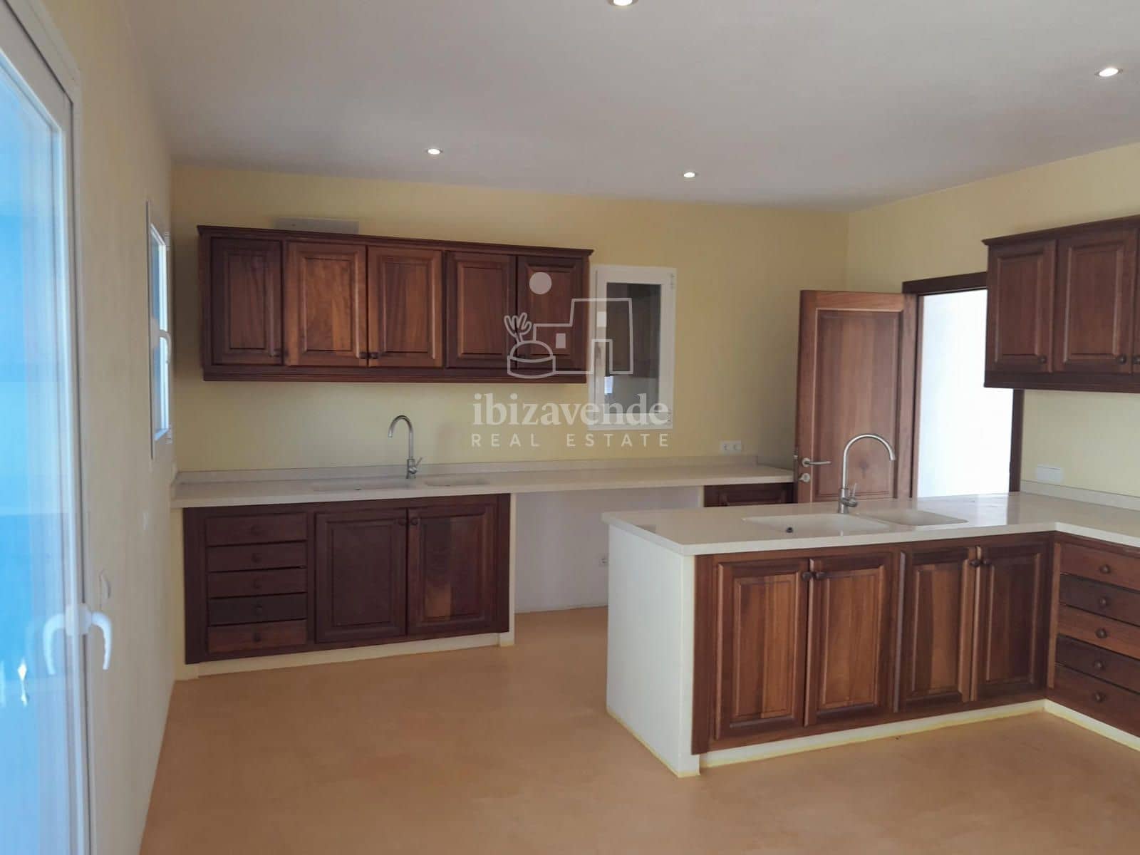 10 bedroom Villa for sale in San Jose / Sant Josep de Sa Talaia with pool garage - € 7,500,000 (Ref: 9041527)