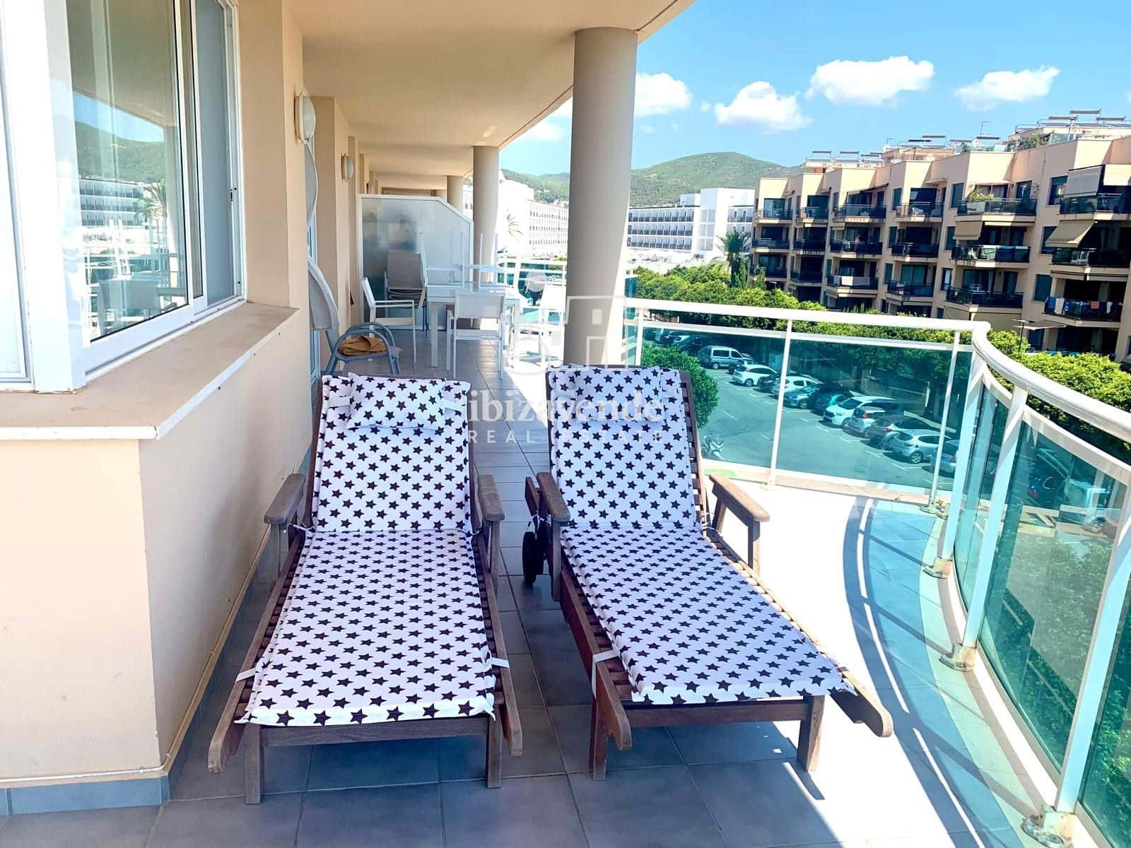 3 slaapkamer Flat te huur in Ibiza dorp met zwembad - € 2.500 (Ref: 9041528)