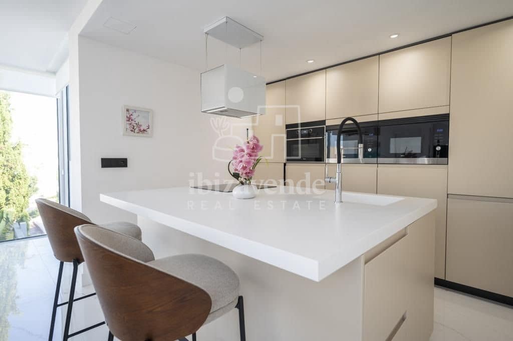 3 soverom Penthouse til salgs i Illa Plana med svømmebasseng garasje - € 1 760 000 (Ref: 9041530)