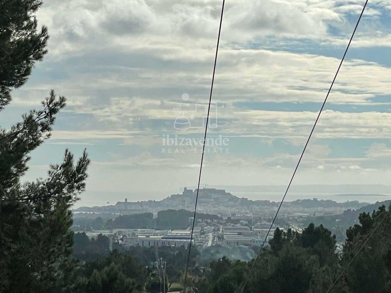 Villa/Maison de 4 chambres à louer à Santa Ines / Santa Agnes de Corona - 6 000 € (Ref: 9041537)