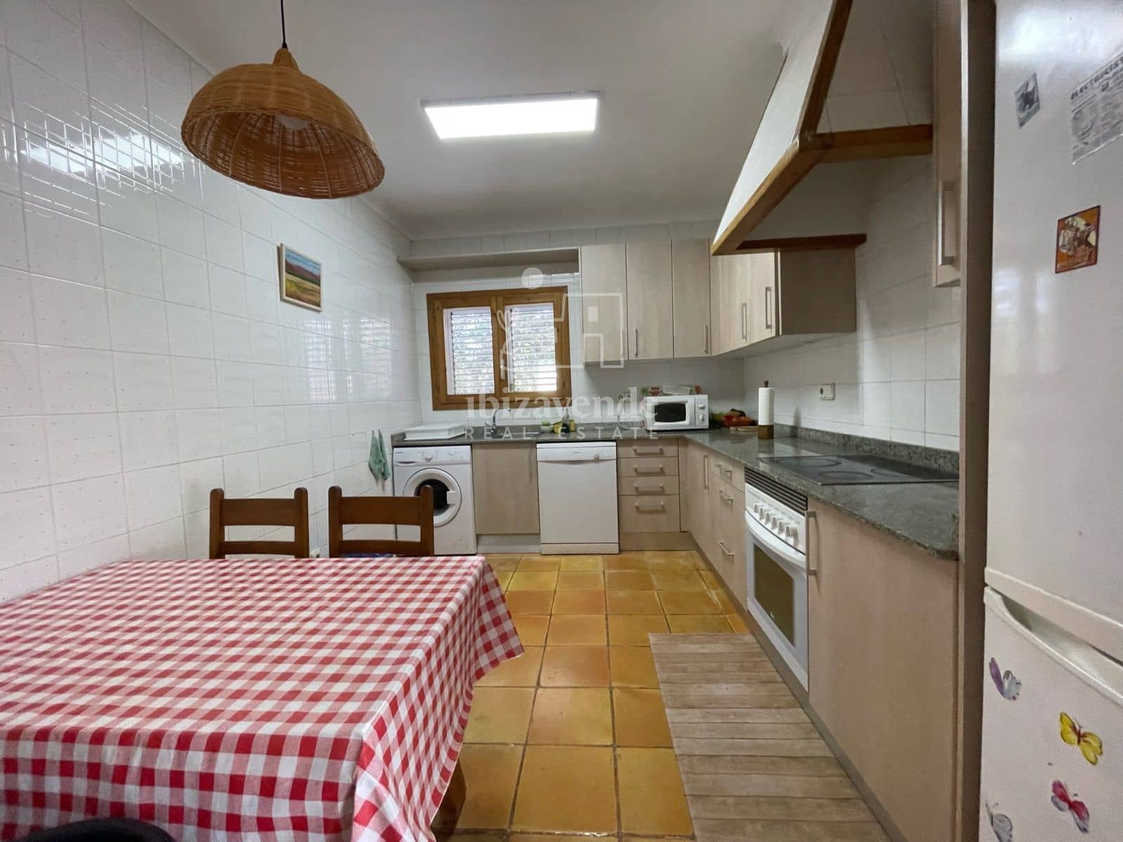 Villa/Maison de 4 chambres à louer à Santa Ines / Santa Agnes de Corona - 6 000 € (Ref: 9041537)