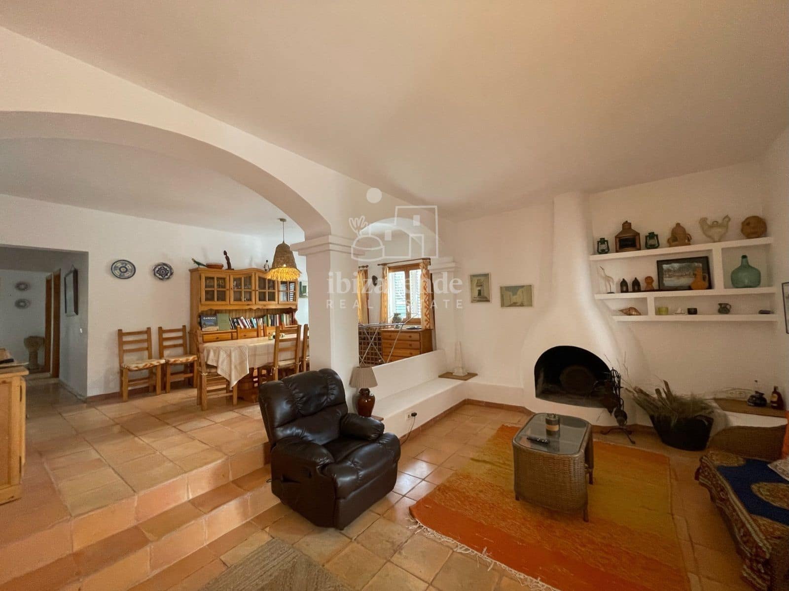 Villa/Maison de 4 chambres à louer à Santa Ines / Santa Agnes de Corona - 6 000 € (Ref: 9041537)