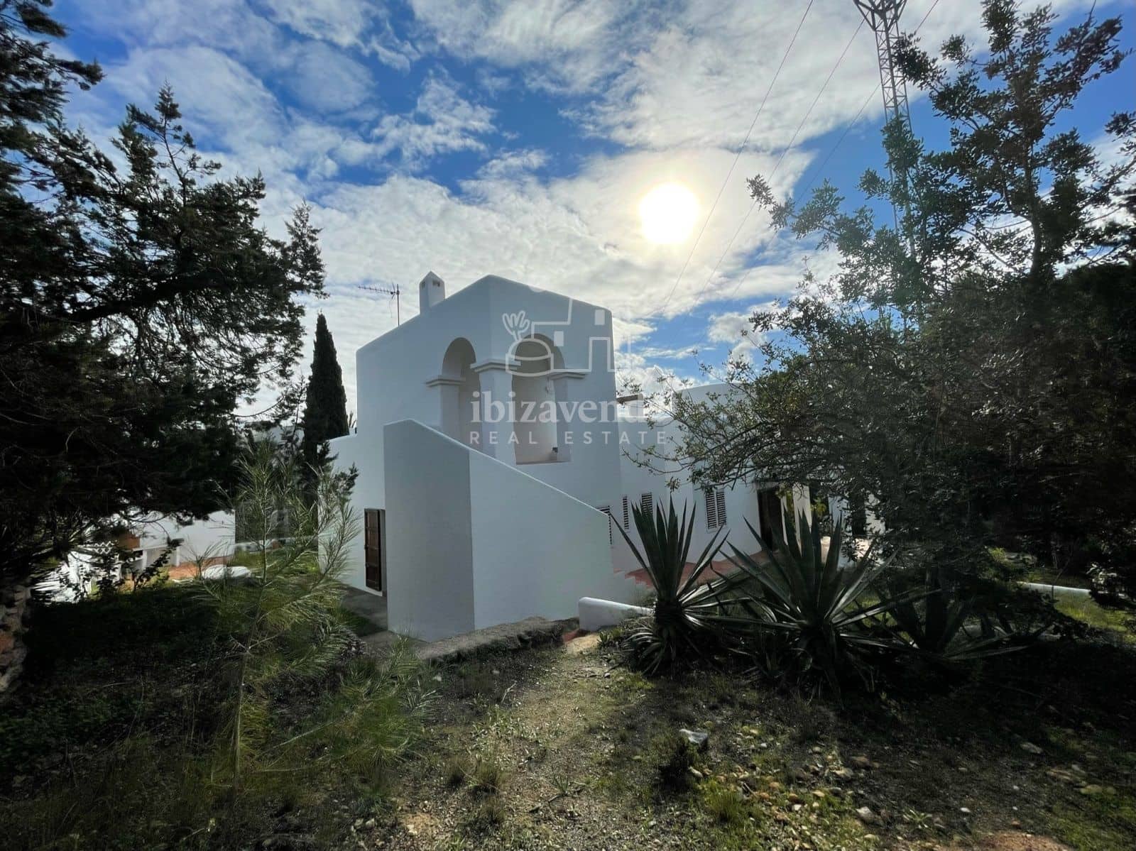 Villa/Maison de 4 chambres à louer à Santa Ines / Santa Agnes de Corona - 6 000 € (Ref: 9041537)