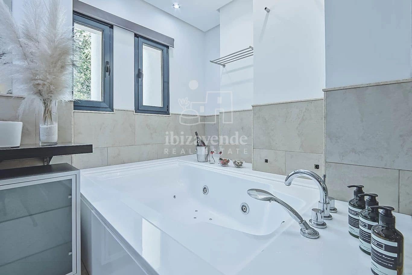 7 quarto Moradia para venda em Sant Agusti des Vedra com piscina - 7 350 000 € (Ref: 9041544)