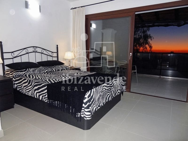 6 soveværelse Villa til salg i Cala Moli med swimmingpool garage - € 3.300.000 (Ref: 9041553)